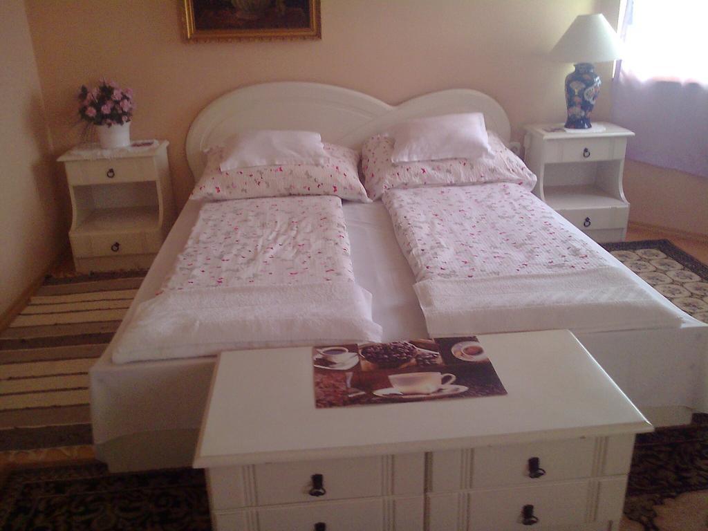 Marina-Buek Apartmanhaz Room photo